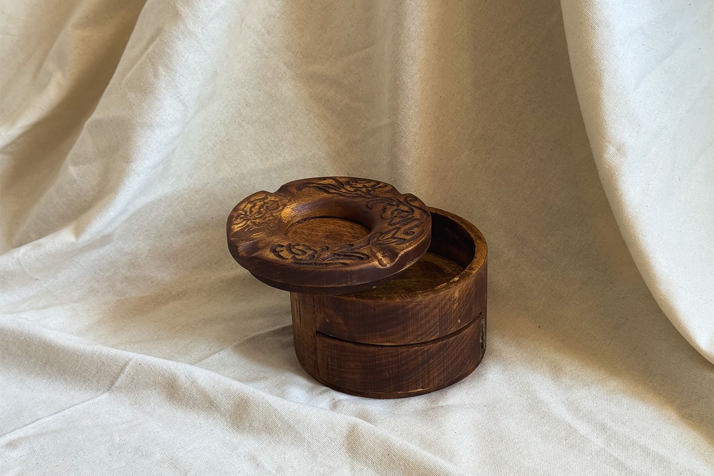 Ashtray Storage Box view four.